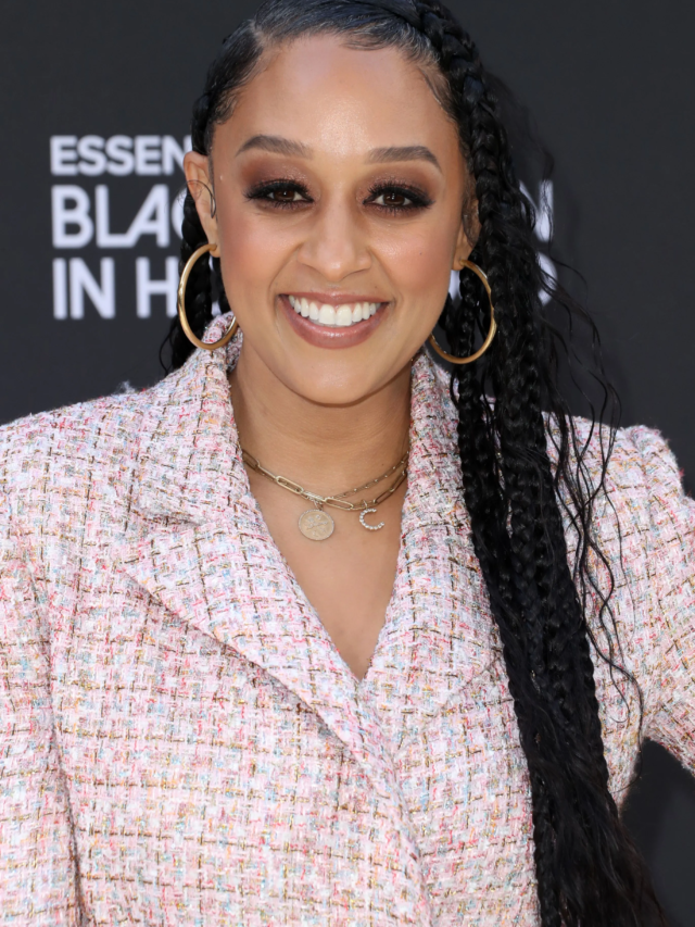 It's Not Every Day You See Knee-Length Twists Like Tia Mowry's